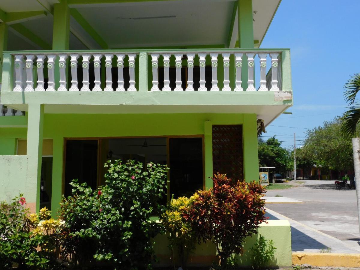 Отель Casa De Huespedes Yoli By Rotamundos Playa Chachalacas Экстерьер фото